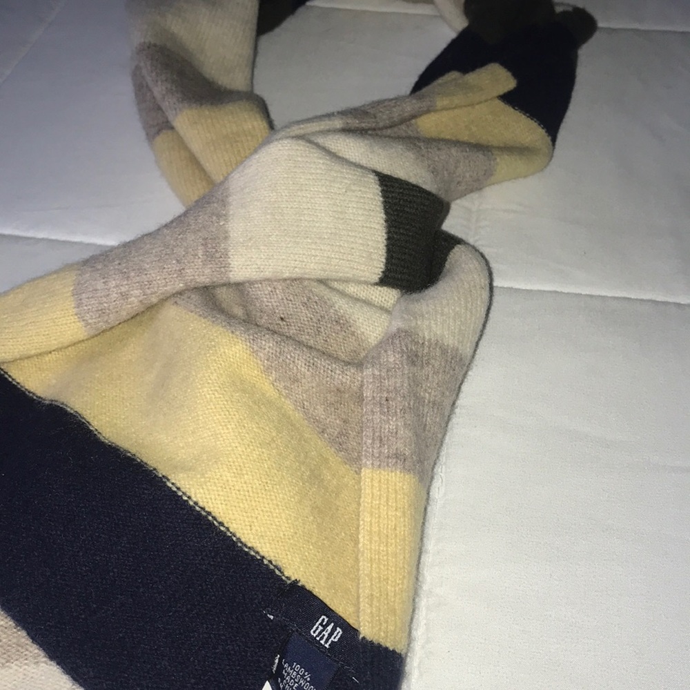 Gap Lambswool scarf